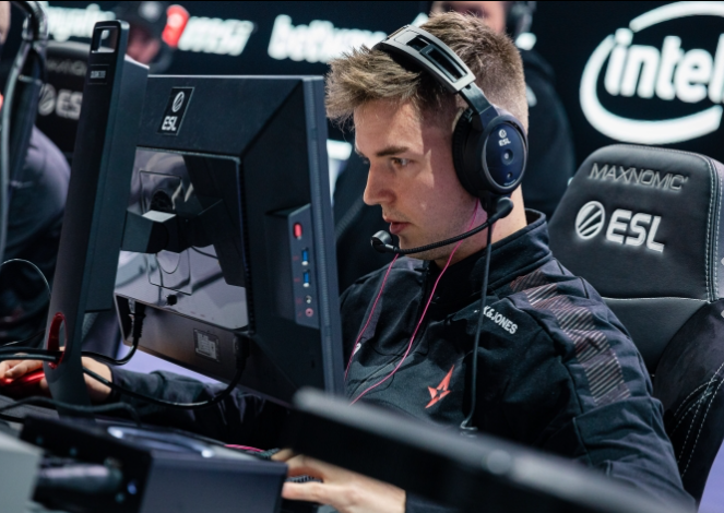 度假村信托女子赛岩井明爱逆转夺冠 鲁婉遥未晋级