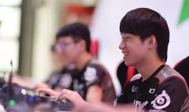 依旧受到了 依旧受到了